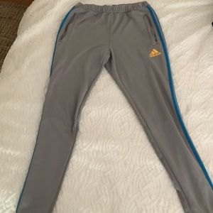 Adidas Jogger Sweatpants w/ 3-stripes on side